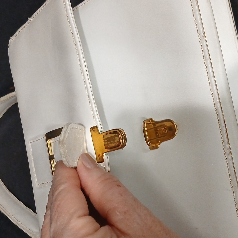 Vintage MADELL Elegant White Handbag - Picture 7 of 9